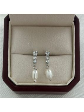 Elegant Silver Earrings and Pearl Earrings| Real freshwater pearl|Xmas gift